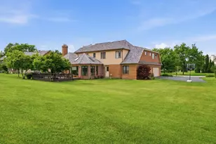 313 Trinity Ln, Oak Brook, IL 60523 - Photo 51