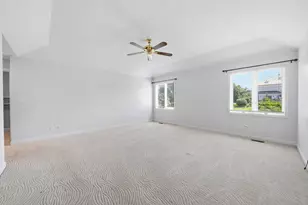 313 Trinity Ln, Oak Brook, IL 60523 - Photo 23