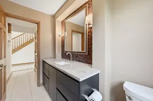 313 Trinity Ln, Oak Brook, IL 60523 - Photo 17