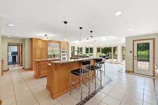 313 Trinity Ln, Oak Brook, IL 60523 - Photo 9