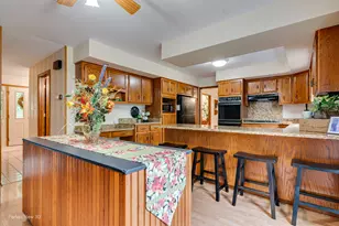 325 Twilight Dr, Morris, IL 60450 - Photo 9
