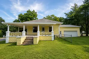 501 N Marion Ave, Salem, IL 62881 - Photo 1