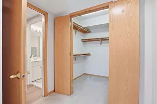 5055 Madison St, Skokie, IL 60077 - Photo 11