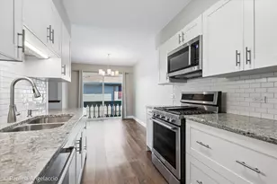 111 Lindenwood Ct, Vernon Hills, IL 60061 - Photo 11
