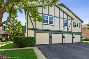 111 Lindenwood Ct, Vernon Hills, IL 60061 - Photo 3