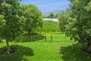 1113 Annandale Dr, Elgin, IL 60123 - Photo 19