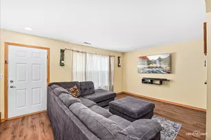 1847 Towhee Ct, Joliet, IL 60435 - Photo 3