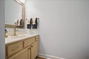 504 Carriage Hill Rd, Island Lake, IL 60042 - Photo 7