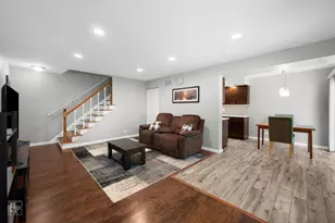 322 Fairchild Ct, Bloomingdale, IL 60108 - Photo 3