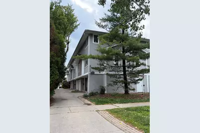 425 S Harvey Avenue #E, Oak Park, IL 60302 - Photo 1