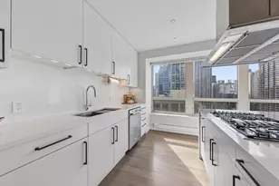 800 N Michigan Ave, Chicago, IL 60611 - Photo 15