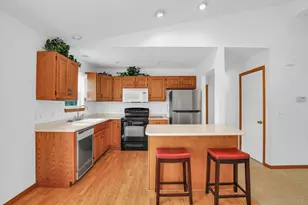 705 Erin Dr, Champaign, IL 61822 - Photo 11