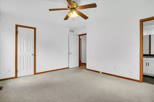 705 Erin Dr, Champaign, IL 61822 - Photo 15