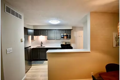 1106 E Jefferson Street #6, Bloomington, IL 61701 - Photo 13