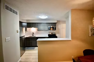 1106 E Jefferson St, Bloomington, IL 61701 - Photo 13