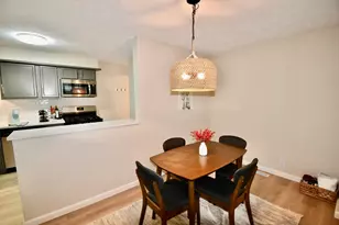 1106 E Jefferson St, Bloomington, IL 61701 - Photo 7