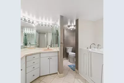 3851 Mission Hills Road #303, Northbrook, IL 60062 - Photo 11