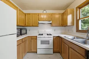 1730 Deer Run Dr, Montgomery, IL 60538 - Photo 7