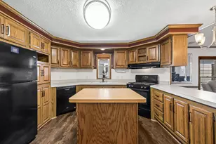 818 Oakbrook Dr, Crystal Lake, IL 60014 - Photo 9