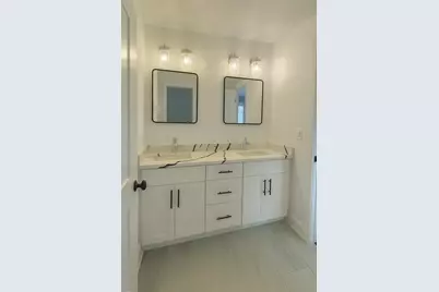 738 E 155th Street, Phoenix, IL 60426 - Photo 15