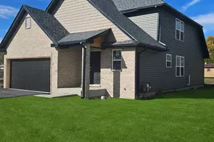 738 E 155th St, Phoenix, IL 60426 - Photo 3