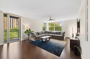 3033 N Sheridan Rd, Chicago, IL 60657 - Photo 3