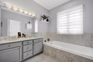 540 W Oakdale Ave, Chicago, IL 60657 - Photo 13