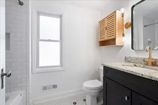 3011 W Jarvis Ave, Chicago, IL 60645 - Photo 17
