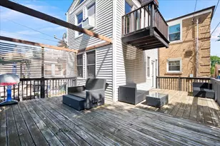 3011 W Jarvis Ave, Chicago, IL 60645 - Photo 21