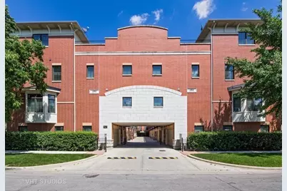 1192 S Clarence Avenue #3, Oak Park, IL 60304 - Photo 1