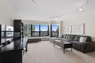 30 E Huron St, Chicago, IL 60611 - Photo 7