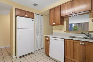 651 W Sheridan Rd, Chicago, IL 60613 - Photo 7