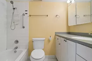 651 W Sheridan Rd, Chicago, IL 60613 - Photo 15