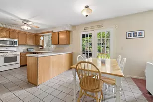 417 Taubert Ave, Batavia, IL 60510 - Photo 5