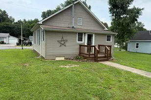 78 Academy St, Eldorado, IL 62930 - Photo 15
