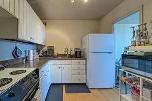 3930 N Pine Grove Ave, Chicago, IL 60613 - Photo 5