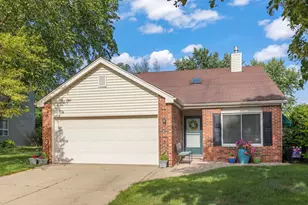 2S111 Waltham Ct, Warrenville, IL 60555 - Photo 3