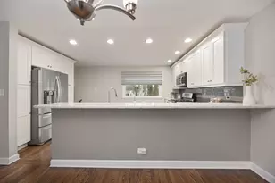 1811 Azalea Ln, Mount Prospect, IL 60056 - Photo 9