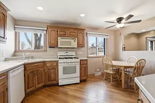 130 N Horner Ln, Mount Prospect, IL 60056 - Photo 9