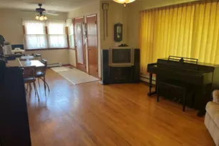538 Dwight St, Kewanee, IL 61443 - Photo 5
