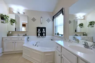 10 Sequoia Ct, Streamwood, IL 60107 - Photo 45