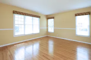 1324 Chartwell Rd, Schaumburg, IL 60195 - Photo 7