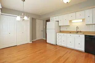 1324 Chartwell Rd, Schaumburg, IL 60195 - Photo 11