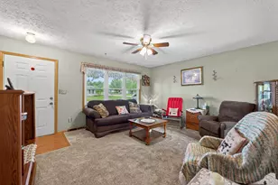 225 Cloud Mist Dr, Capron, IL 61012 - Photo 5