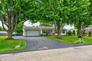 225 Cloud Mist Dr, Capron, IL 61012 - Photo 3