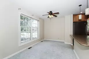 249 Langton Ln, Bloomingdale, IL 60108 - Photo 9