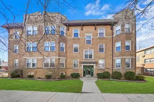 7404 N Oakley Ave, Chicago, IL 60645 - Photo 1