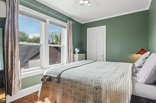 1946 W Patterson Ave, Chicago, IL 60613 - Photo 11