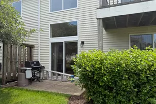 1150 Hawthorne Ln, Elk Grove Village, IL 60007 - Photo 19