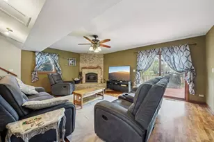 27884 W Riverside Dr, Antioch, IL 60002 - Photo 3